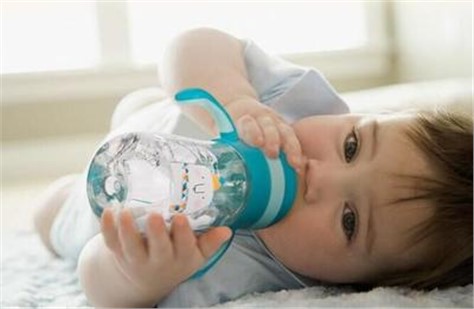 新生兒喂水指南！建議新手爸媽收藏！